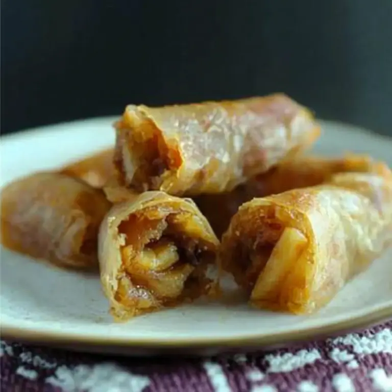 Baked Apple Pie Rice Paper Rolls
