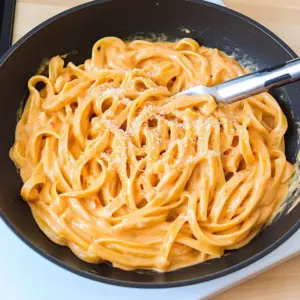 Creamy Red Pepper Alfredo Pasta